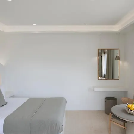 Mod Santorini Vegan Otel 5*