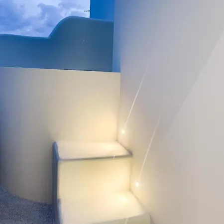 Mod Santorini Vegan 5* Тира