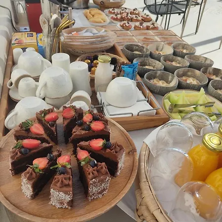 Mod Santorini Vegan Hotel Firá