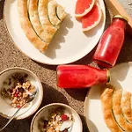 Отель Mod Santorini Vegan Тира