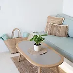 Mod Santorini Vegan Отель Тира