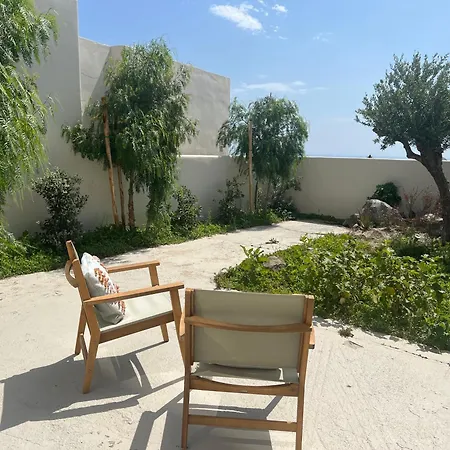 Отель Mod Santorini Vegan Тира